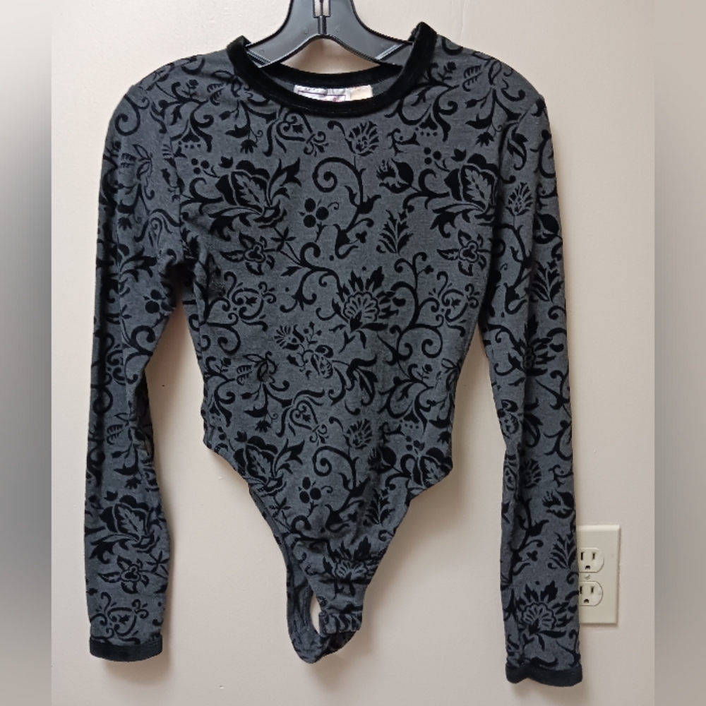Jumping Joy black/gray textured pattern long sleeve bodysuit size M